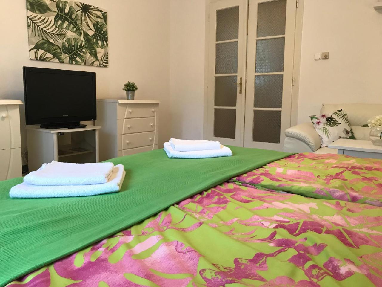 Rosmarinus Apartman เปตช์ ภายนอก รูปภาพ